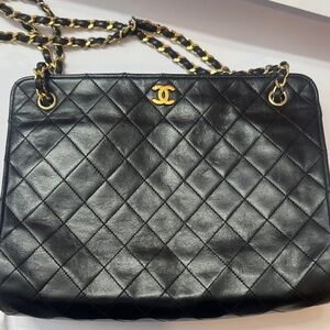 CHANEL Black Quilted Lambskin Shoulder Bag with Gold-Tone Chain